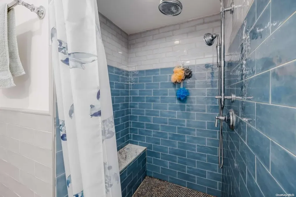 3 Earl Road Melville NY 11747