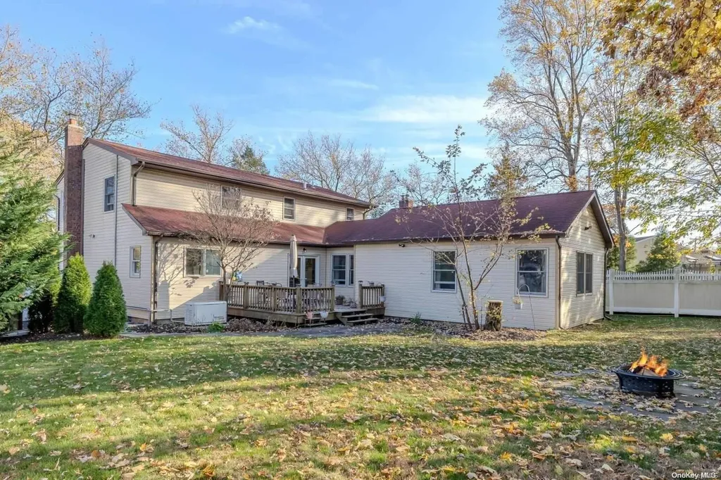 3 Earl Road Melville NY 11747
