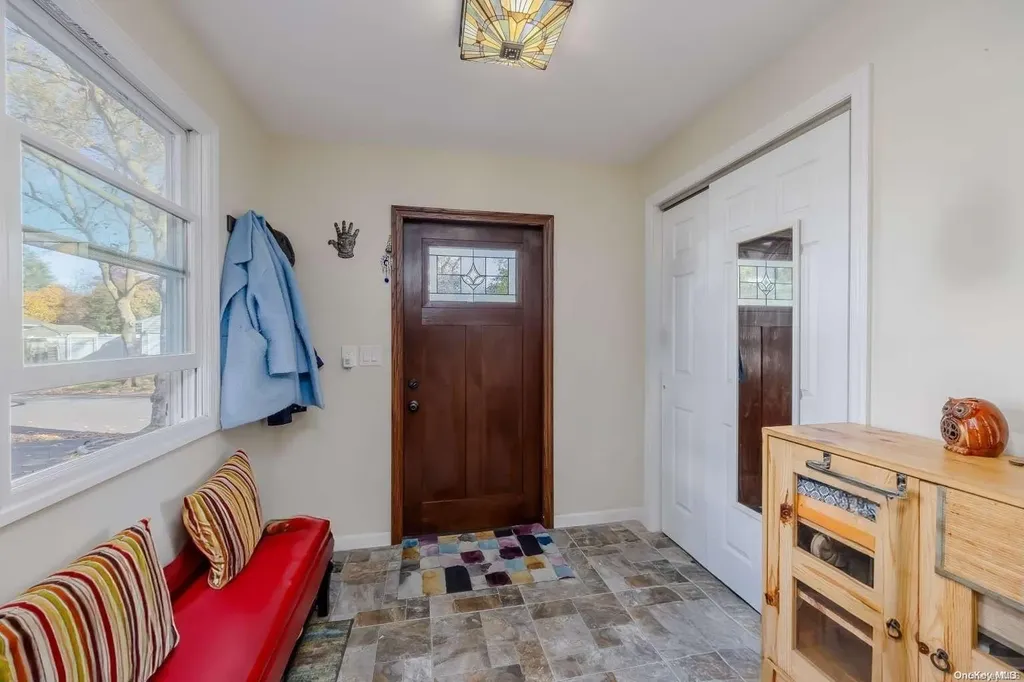 3 Earl Road Melville NY 11747