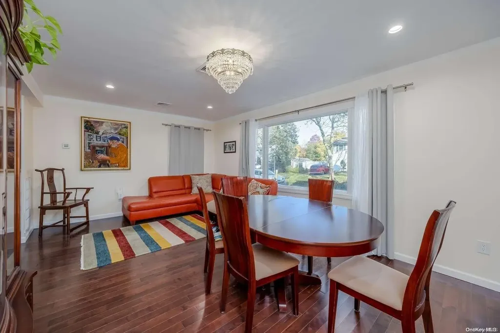3 Earl Road Melville NY 11747