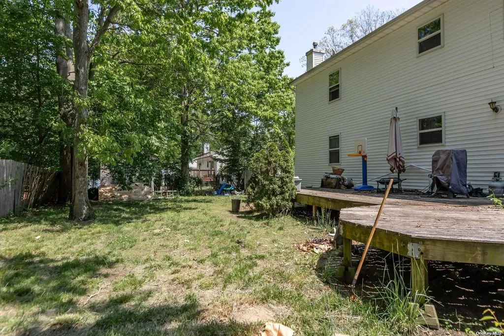 115 Norfleet Lane Coram NY 11727