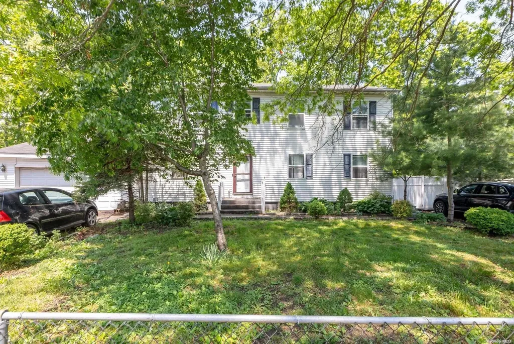 115 Norfleet Lane Coram NY 11727