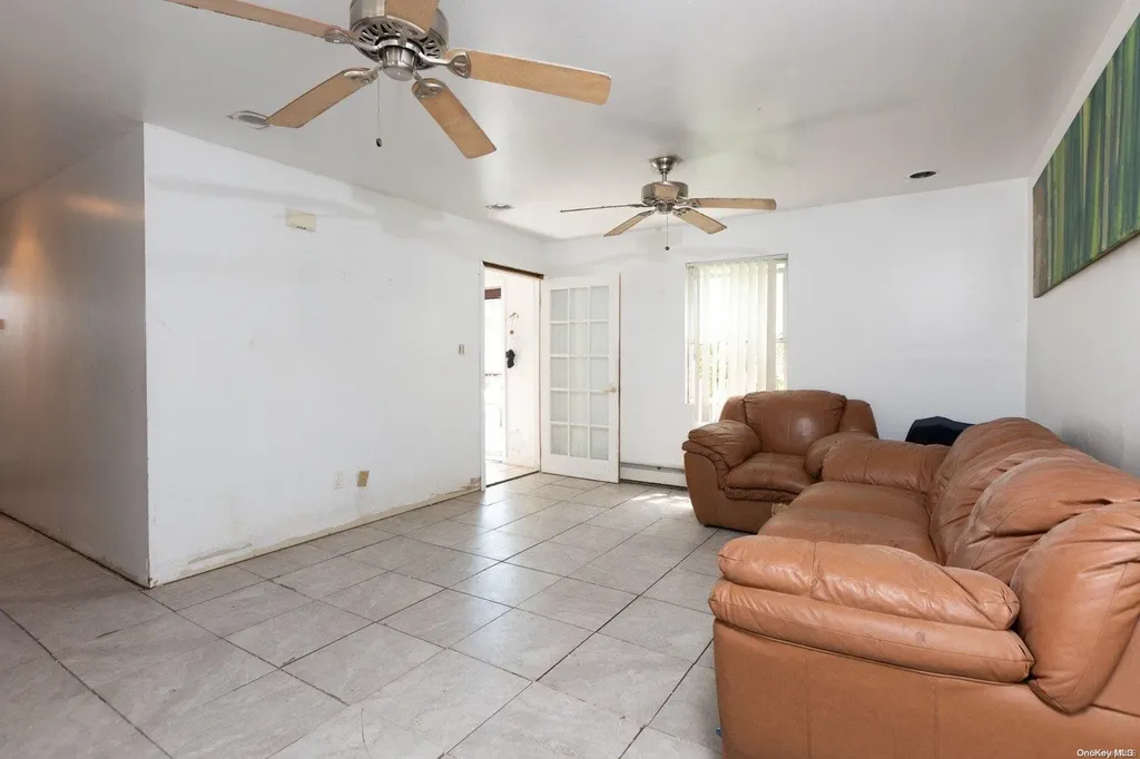 115 Norfleet Lane Coram NY 11727