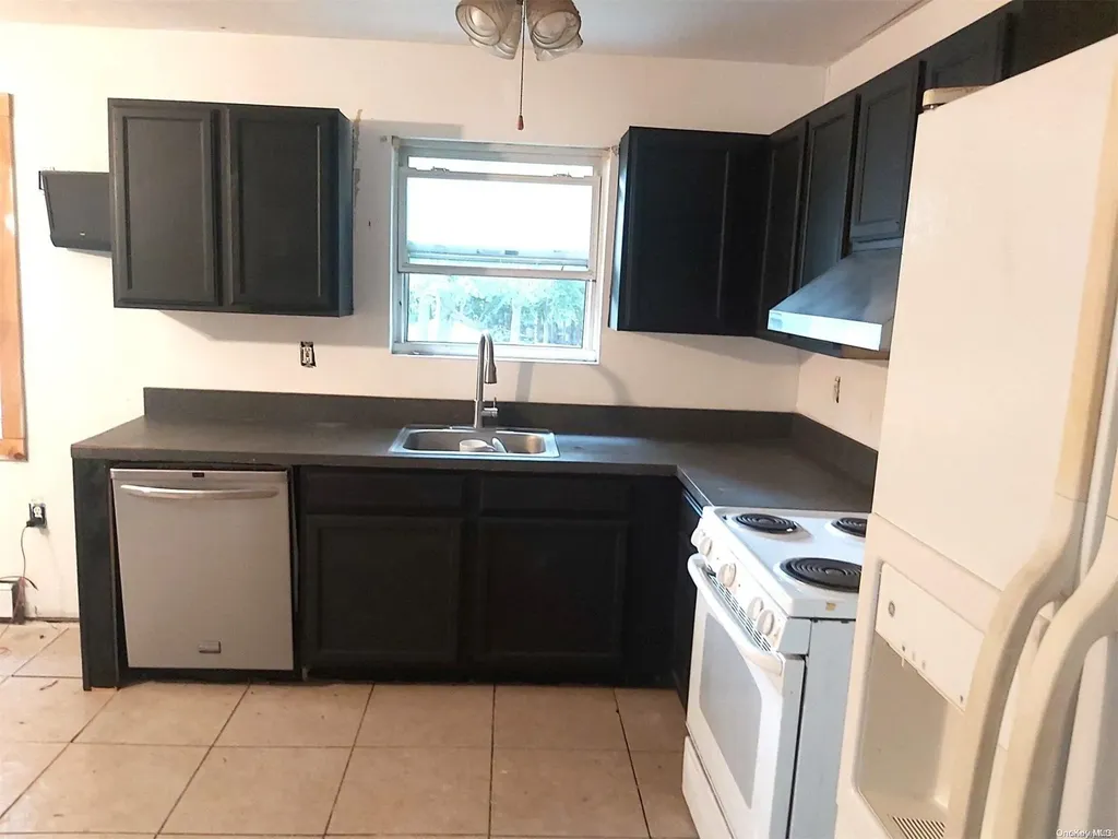 115 Norfleet Lane Coram NY 11727