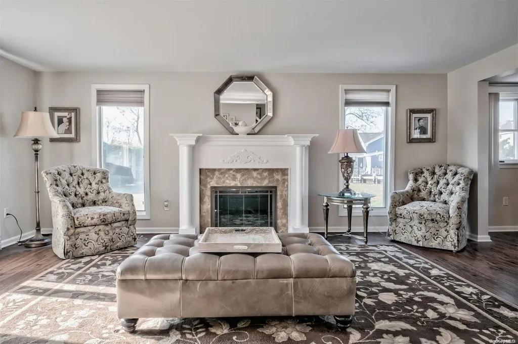 1 Jetmore Place Massapequa NY 11758