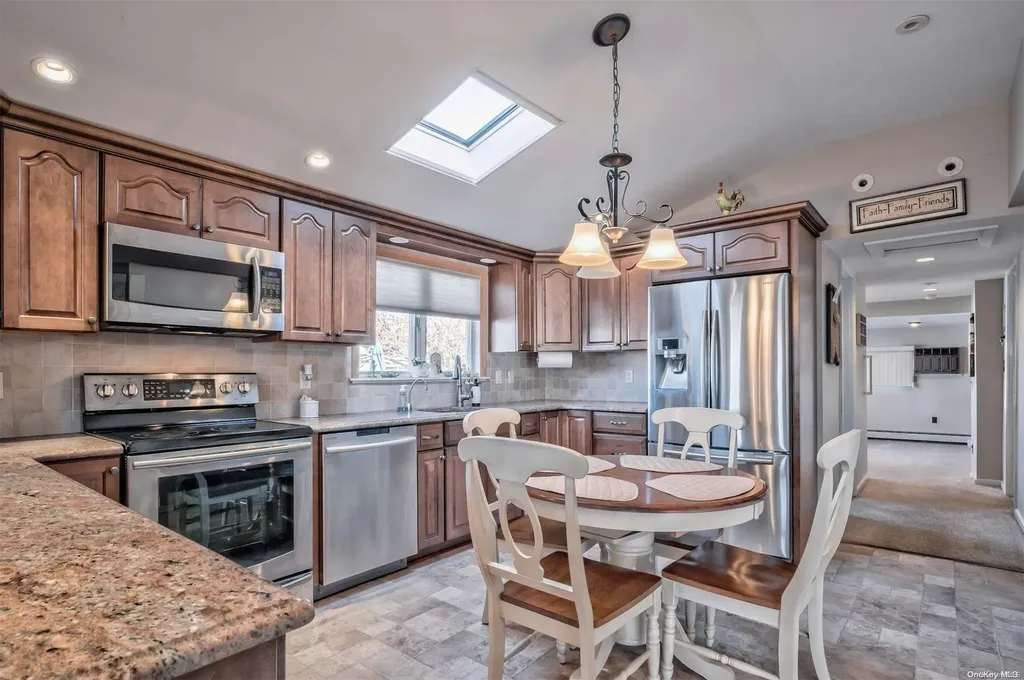 1 Jetmore Place Massapequa NY 11758