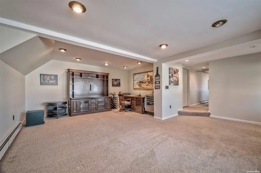 1 Jetmore Place Massapequa NY 11758