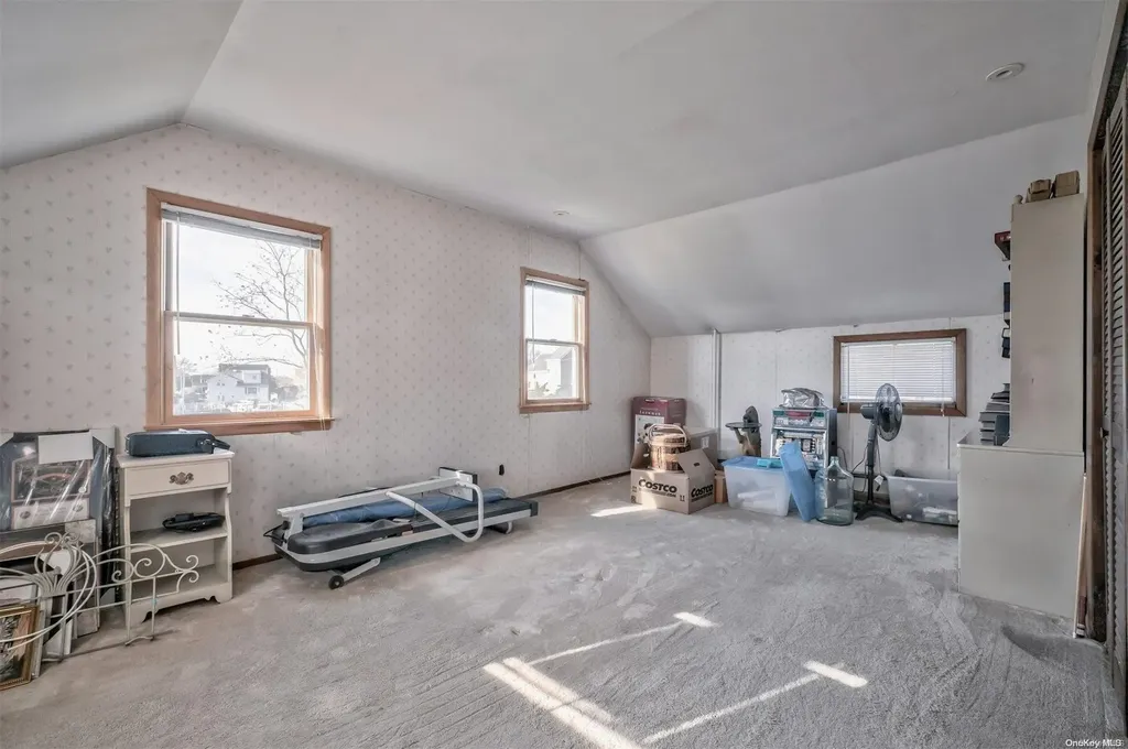 1 Jetmore Place Massapequa NY 11758