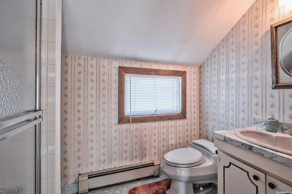 1 Jetmore Place Massapequa NY 11758