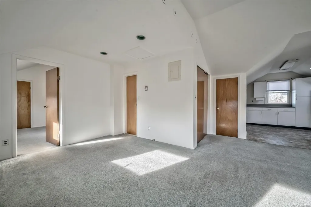 1 Jetmore Place Massapequa NY 11758