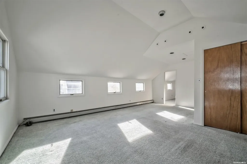 1 Jetmore Place Massapequa NY 11758