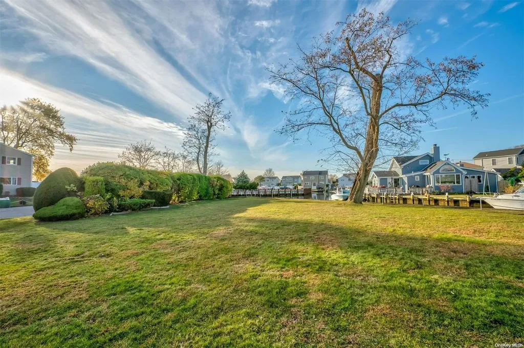 1 Jetmore Place Massapequa NY 11758