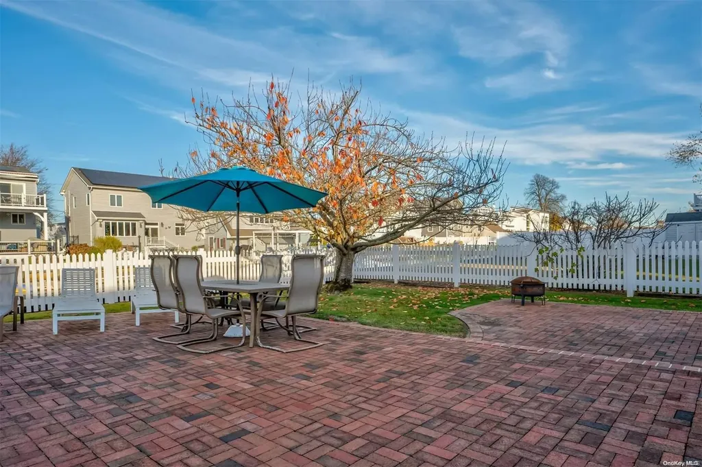 1 Jetmore Place Massapequa NY 11758