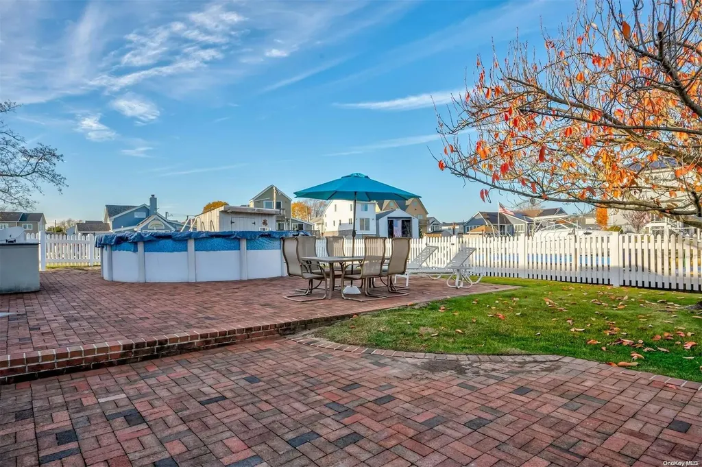 1 Jetmore Place Massapequa NY 11758