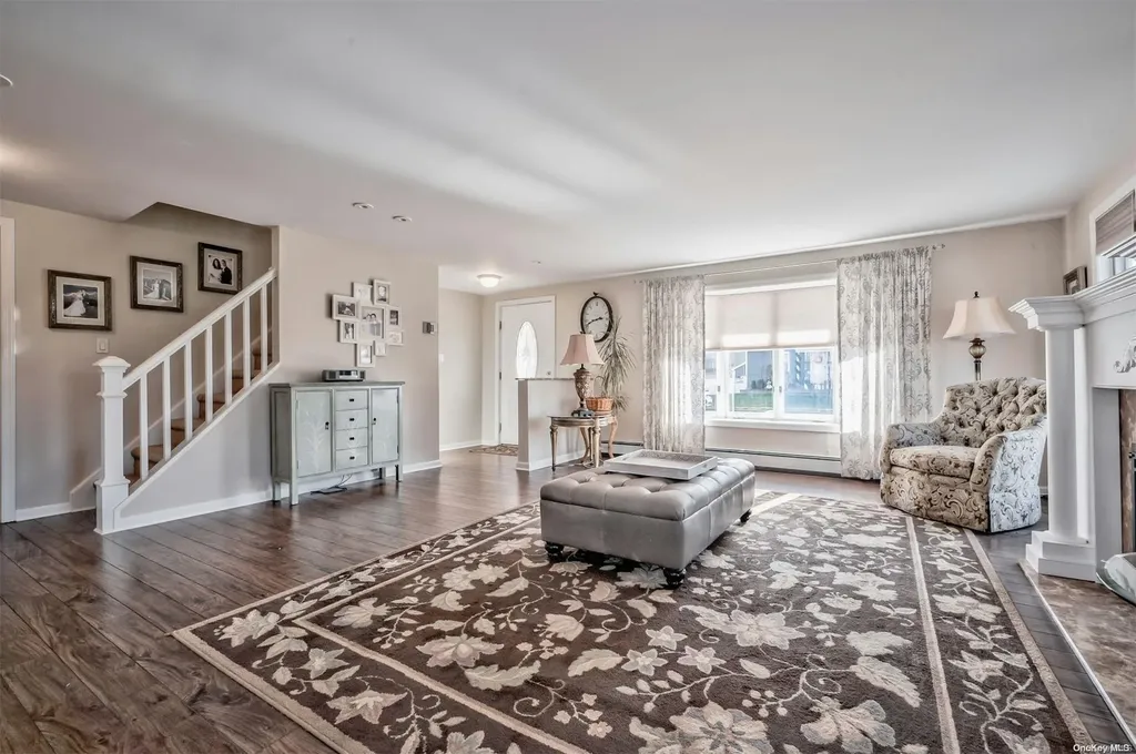 1 Jetmore Place Massapequa NY 11758