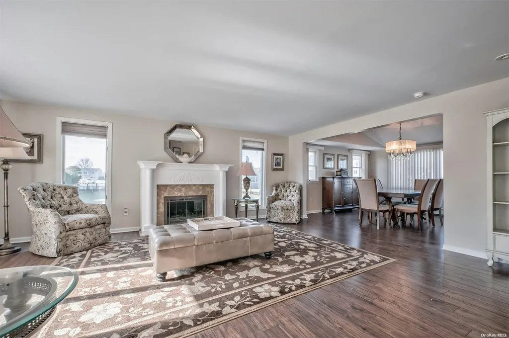 1 Jetmore Place Massapequa NY 11758