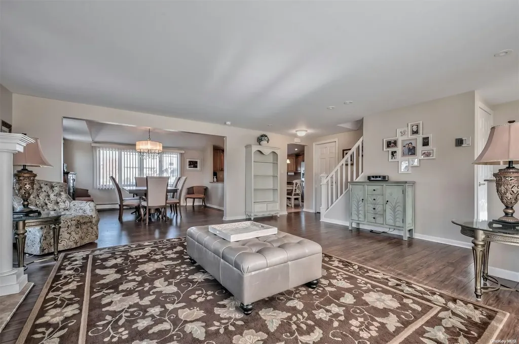1 Jetmore Place Massapequa NY 11758