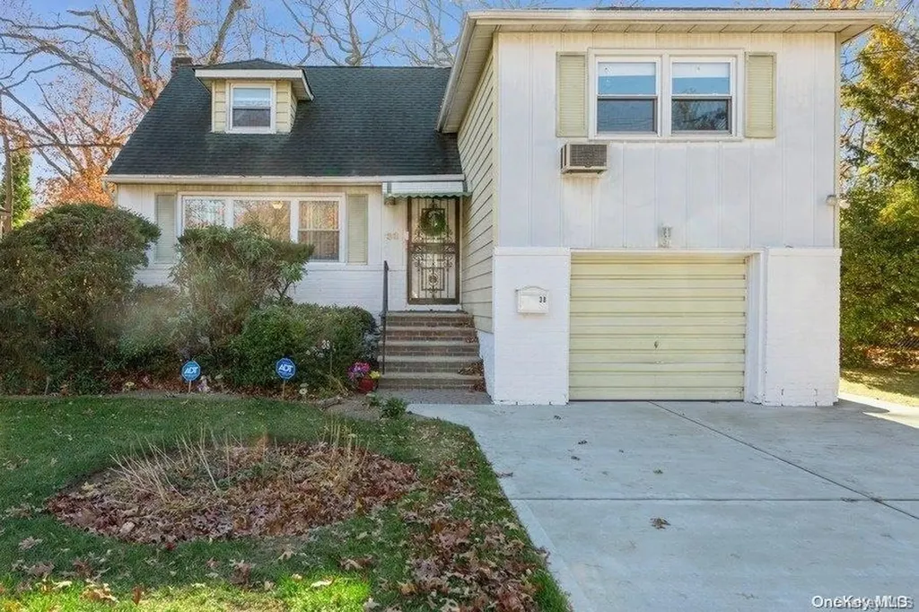 38 Hausch Boulevard Roosevelt NY 11575