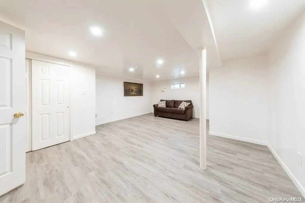 38 Hausch Boulevard Roosevelt NY 11575