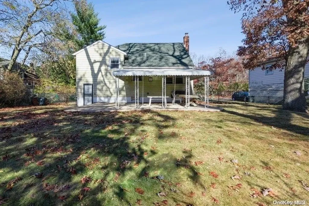 38 Hausch Boulevard Roosevelt NY 11575