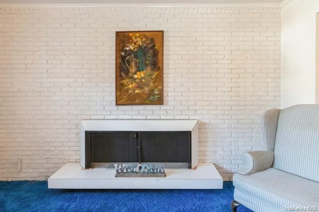 38 Hausch Boulevard Roosevelt NY 11575