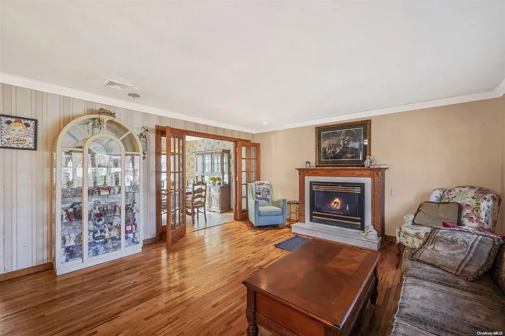 10 Martha Lane Smithtown NY 11787