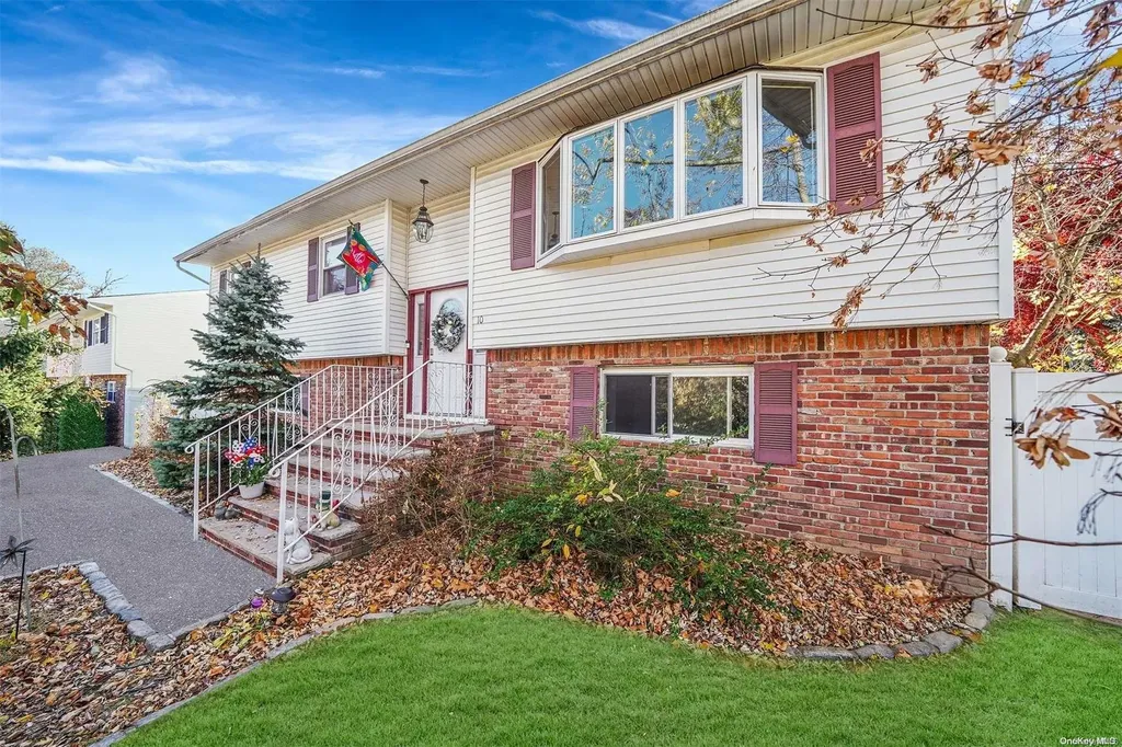 10 Martha Lane Smithtown NY 11787