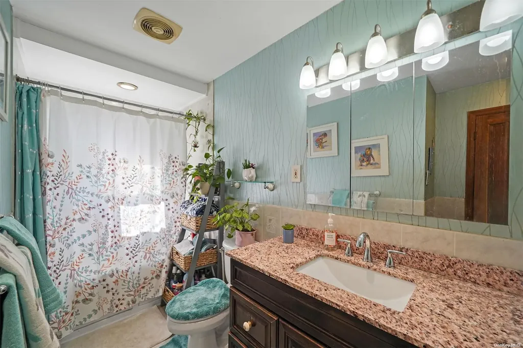 10 Martha Lane Smithtown NY 11787