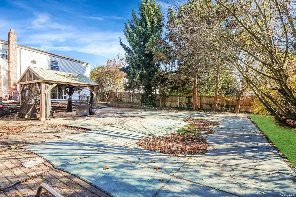 10 Martha Lane Smithtown NY 11787