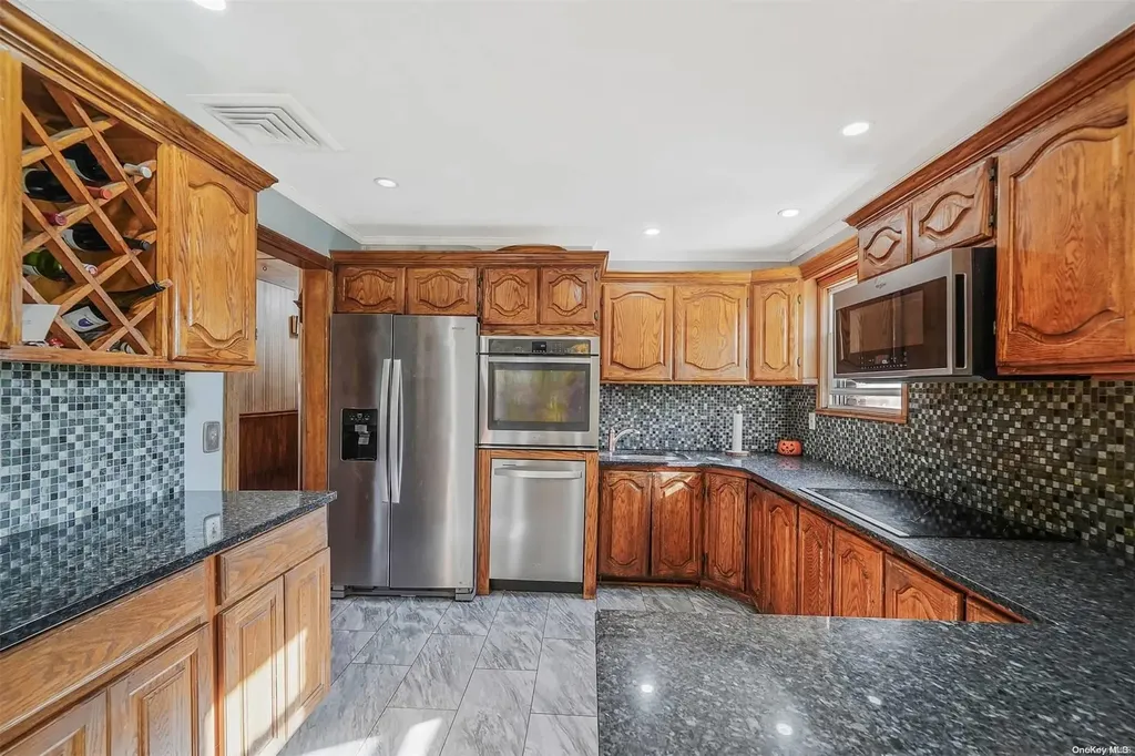 10 Martha Lane Smithtown NY 11787
