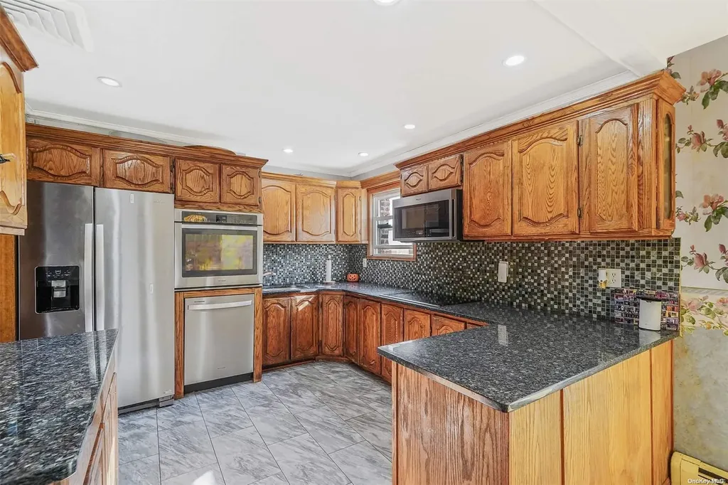 10 Martha Lane Smithtown NY 11787