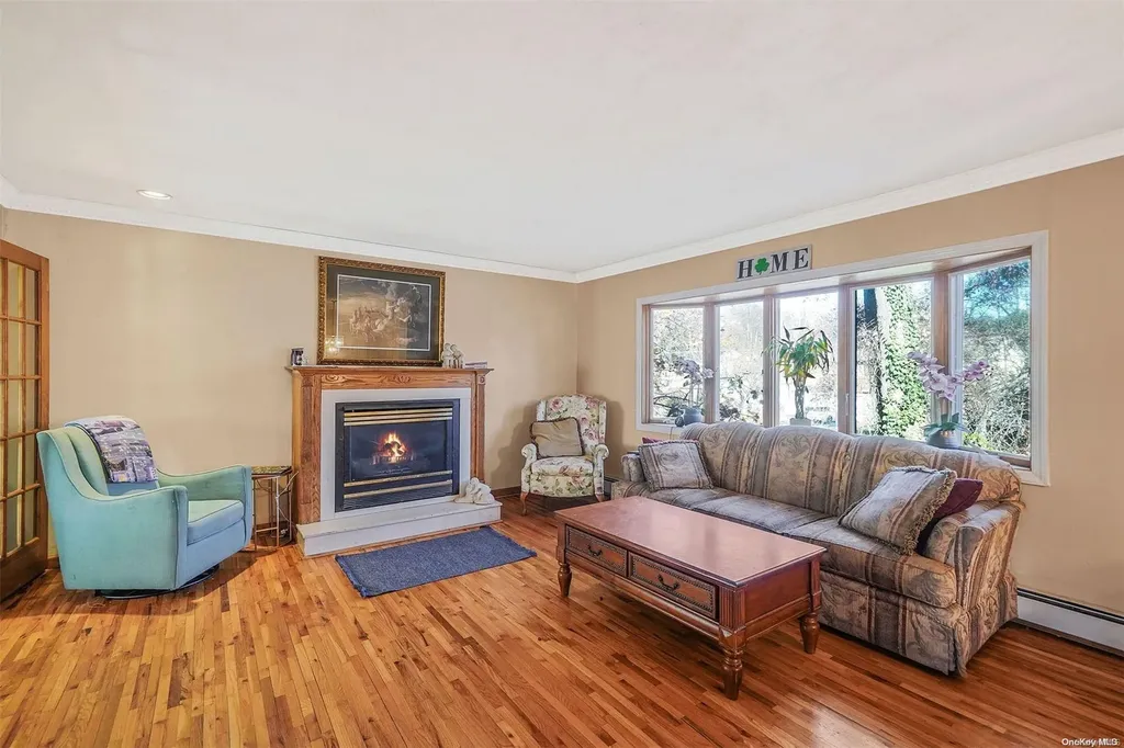 10 Martha Lane Smithtown NY 11787