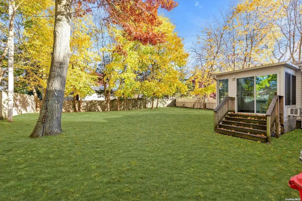 15 Georgetown Place Smithtown NY 11787
