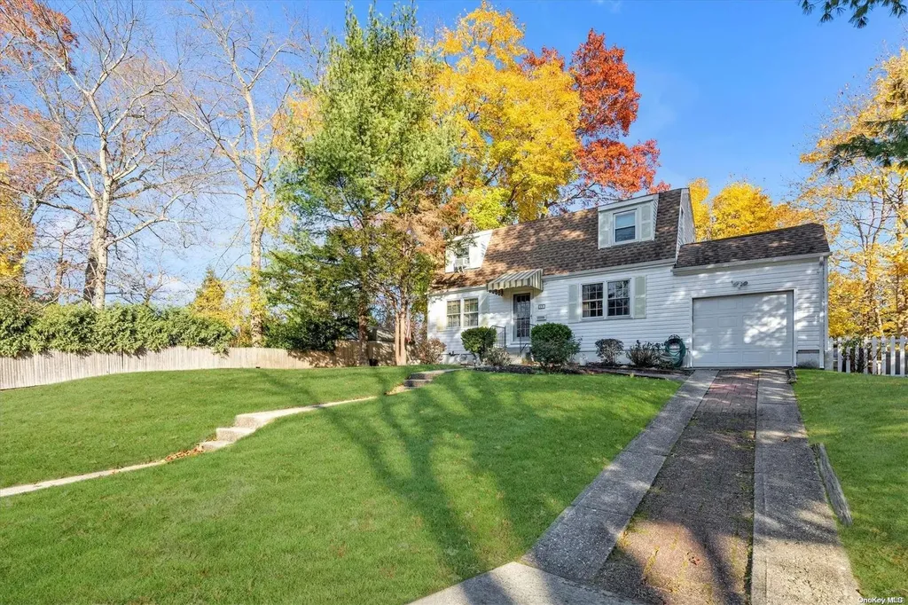 15 Georgetown Place Smithtown NY 11787