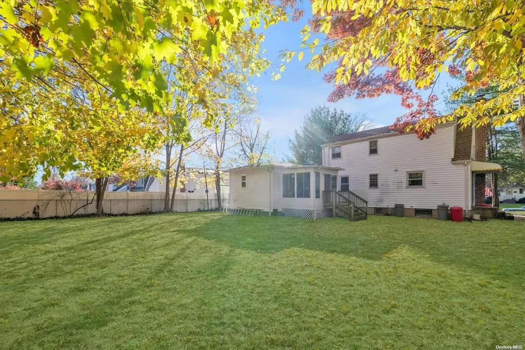 15 Georgetown Place Smithtown NY 11787