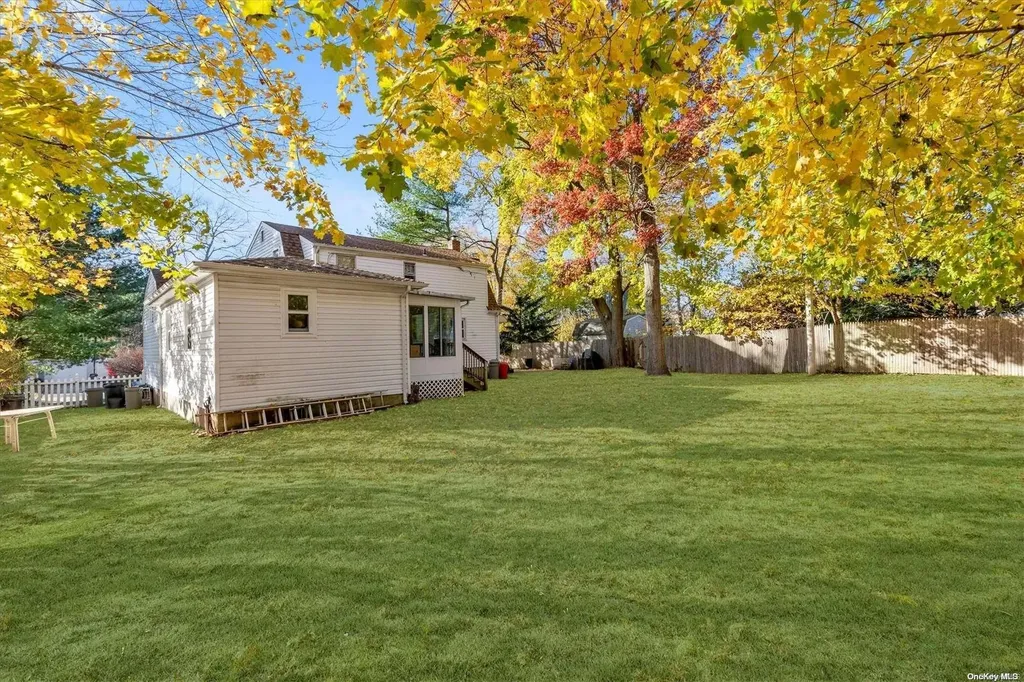 15 Georgetown Place Smithtown NY 11787