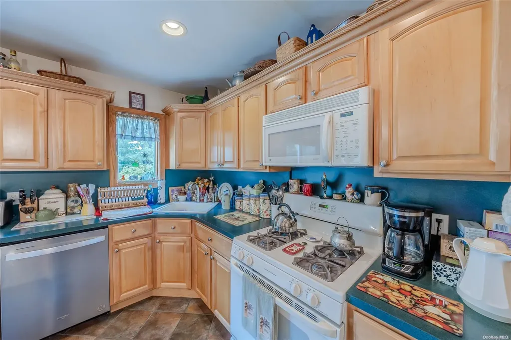 2777 Park Avenue Baldwin NY 11510