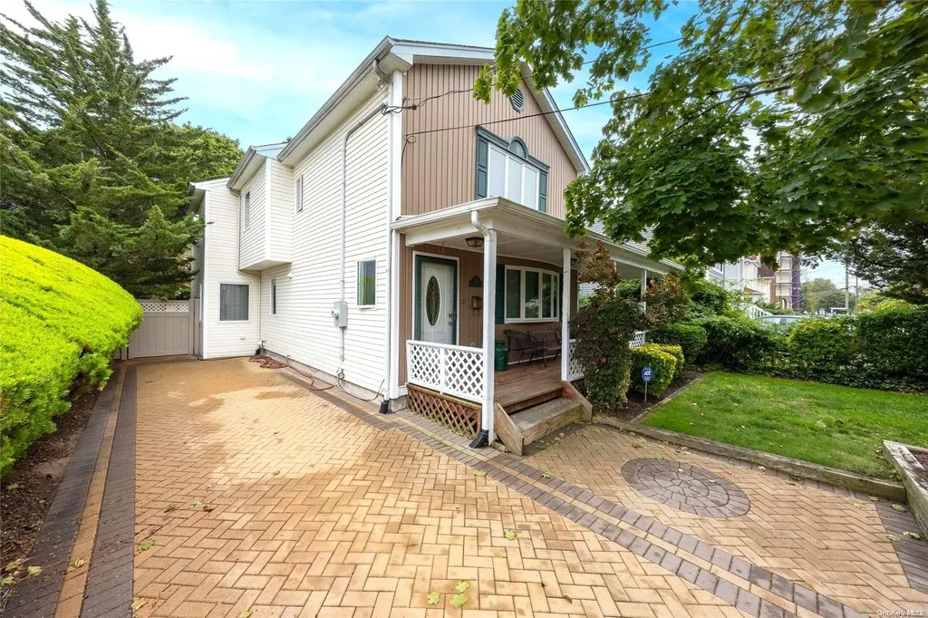 2777 Park Avenue Baldwin NY 11510