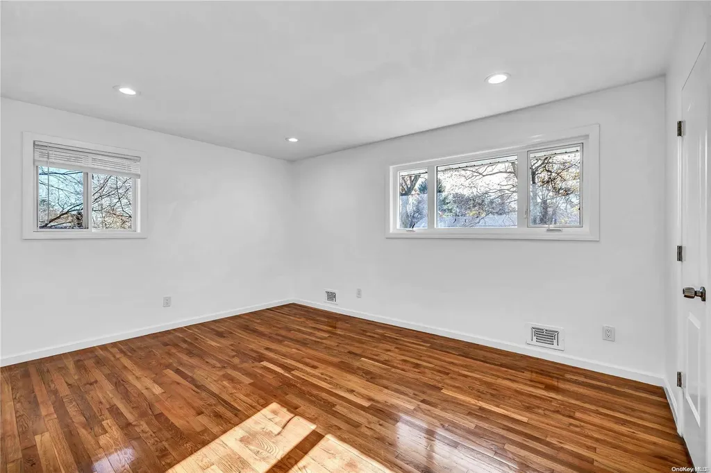 6 Pine Hill Lane Dix Hills NY 11746