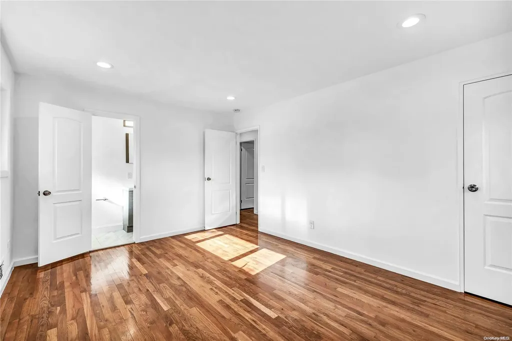 6 Pine Hill Lane Dix Hills NY 11746