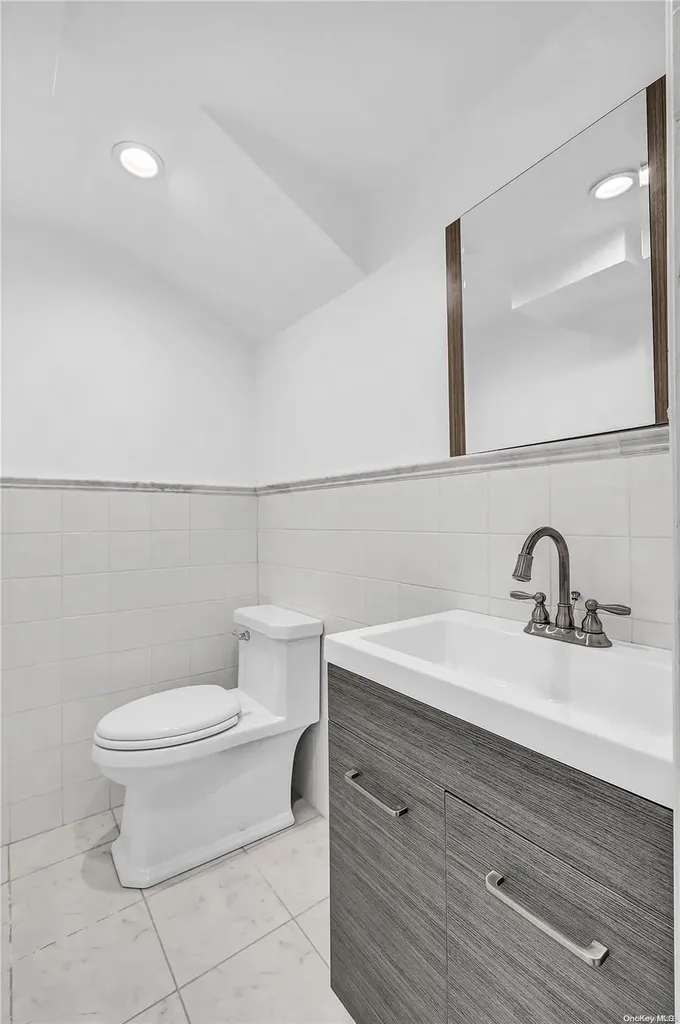 6 Pine Hill Lane Dix Hills NY 11746