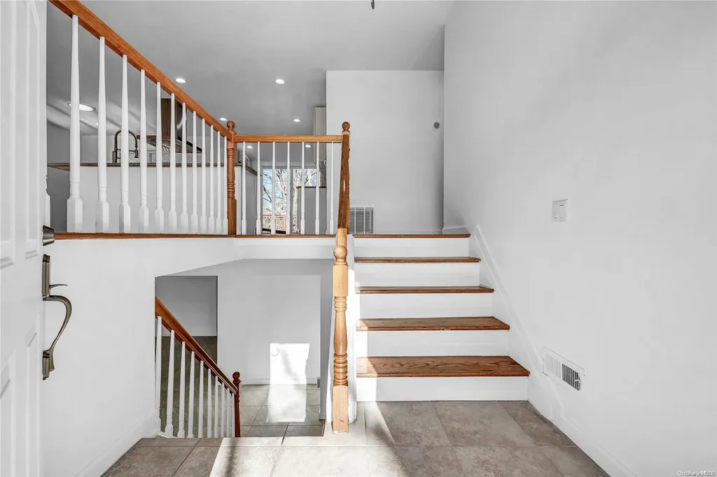 6 Pine Hill Lane Dix Hills NY 11746
