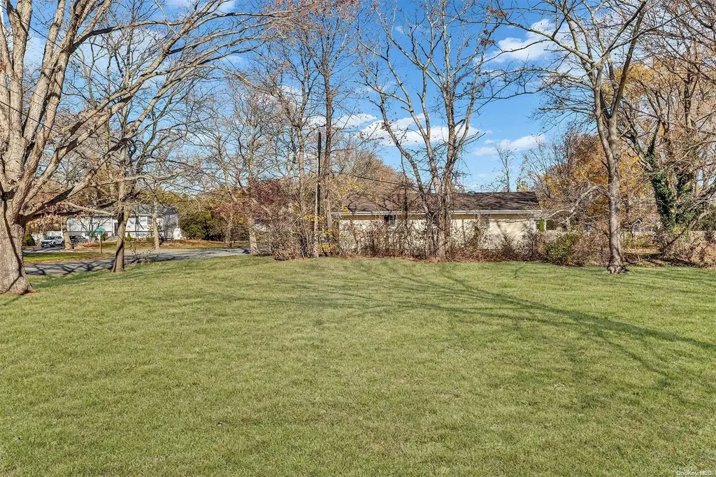 6 Pine Hill Lane Dix Hills NY 11746