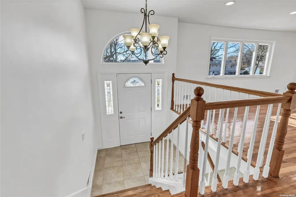 6 Pine Hill Lane Dix Hills NY 11746
