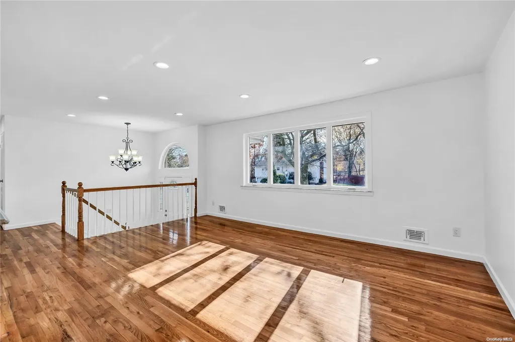 6 Pine Hill Lane Dix Hills NY 11746