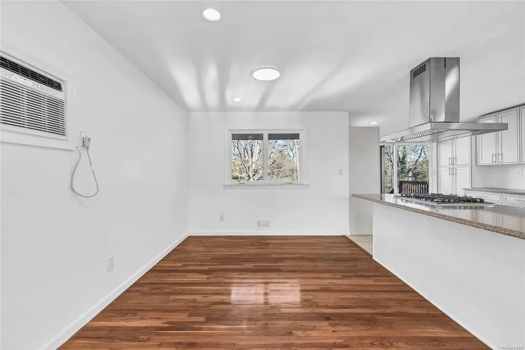 6 Pine Hill Lane Dix Hills NY 11746