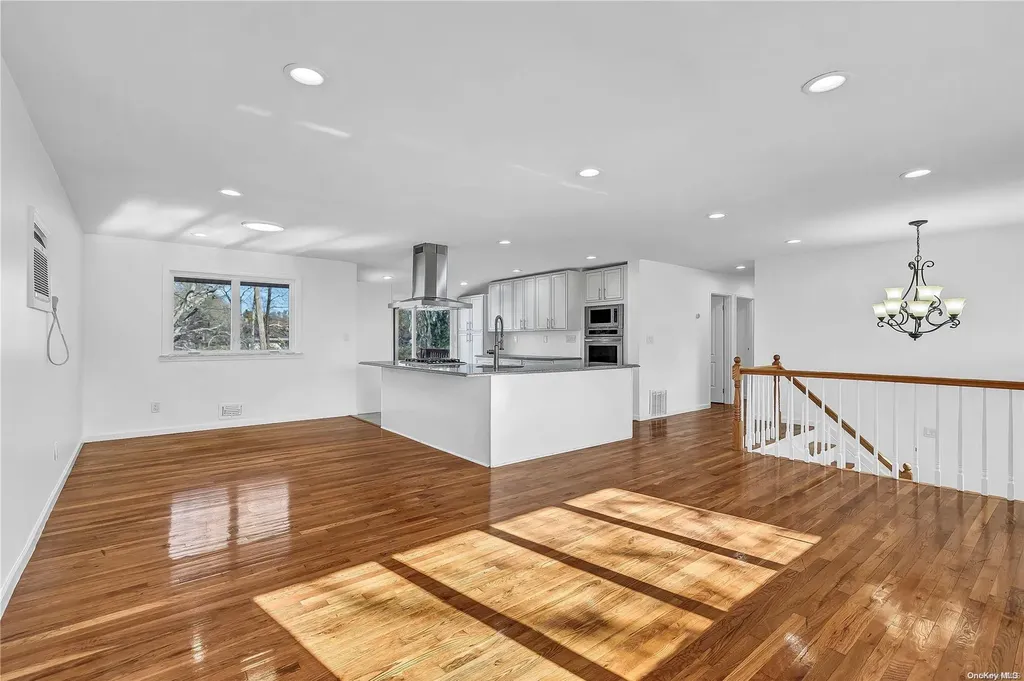6 Pine Hill Lane Dix Hills NY 11746