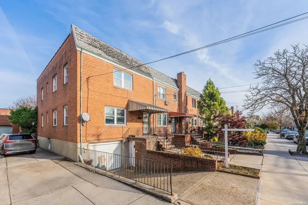 59-31 69th Lane Maspeth NY 11378