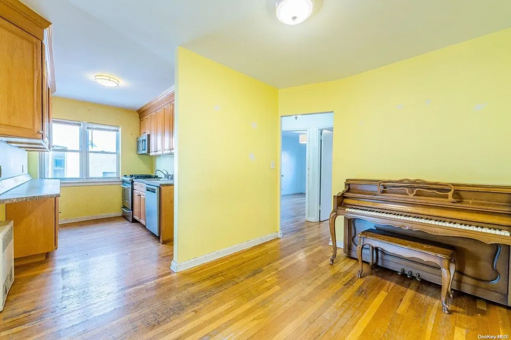 59-31 69th Lane Maspeth NY 11378