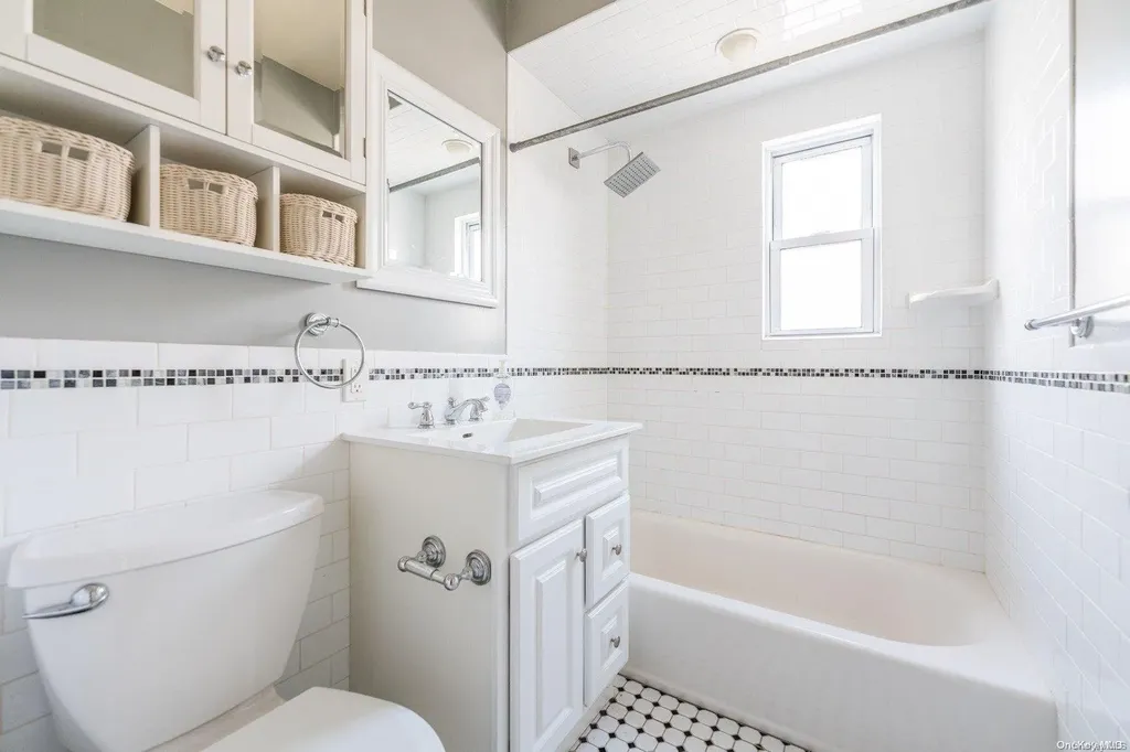 59-31 69th Lane Maspeth NY 11378